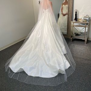 Toni Federici Infinity Veil - Pearl lined with blusher, chapel length ivory veil